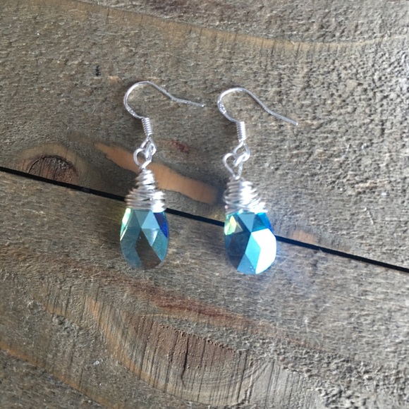 Handmade Genuine Swarovski Crystal Earrings- Blue - Picture 2 of 4